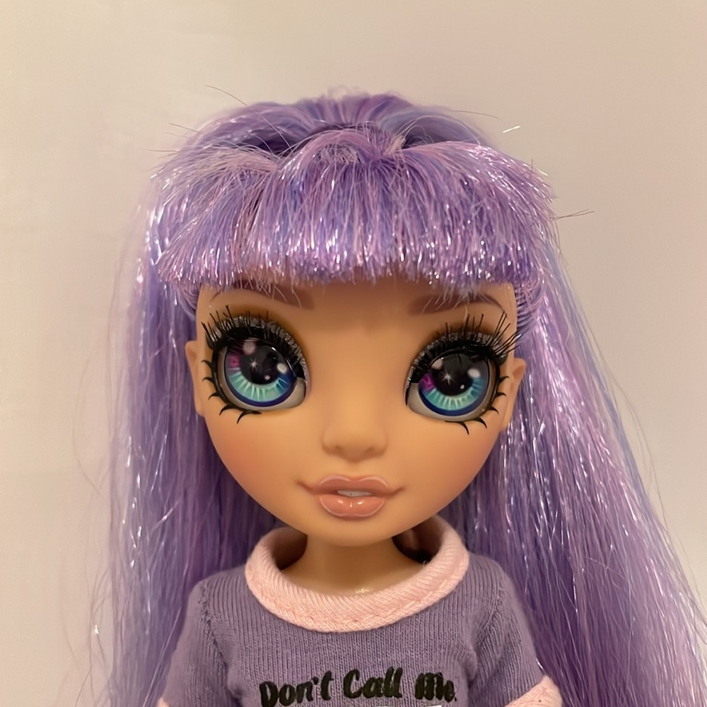 Rainbow High Violet Willow Fashion Doll - Picture 3 of 4